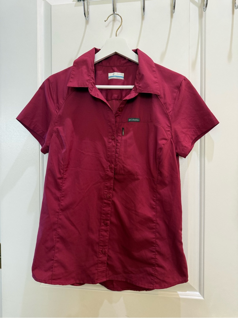 Columbia Short-Sleeve Button-Down Shirt in Raspberry